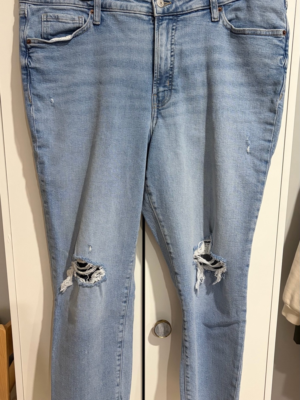 Old Navy Light Blue Distressed Skinny Jeans